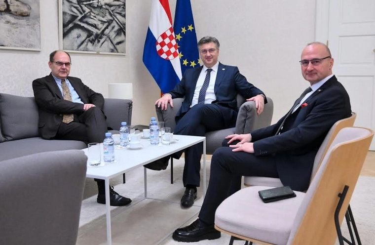 Bošnjaci imaju problem s korektnošću i 'Europom', a ne sa Schmidtom i Zagrebom